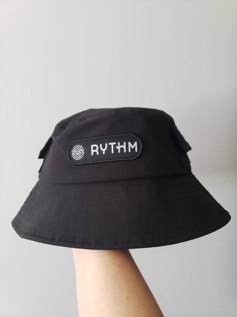 RYTHM BUCKET HAT WITH POCKETS